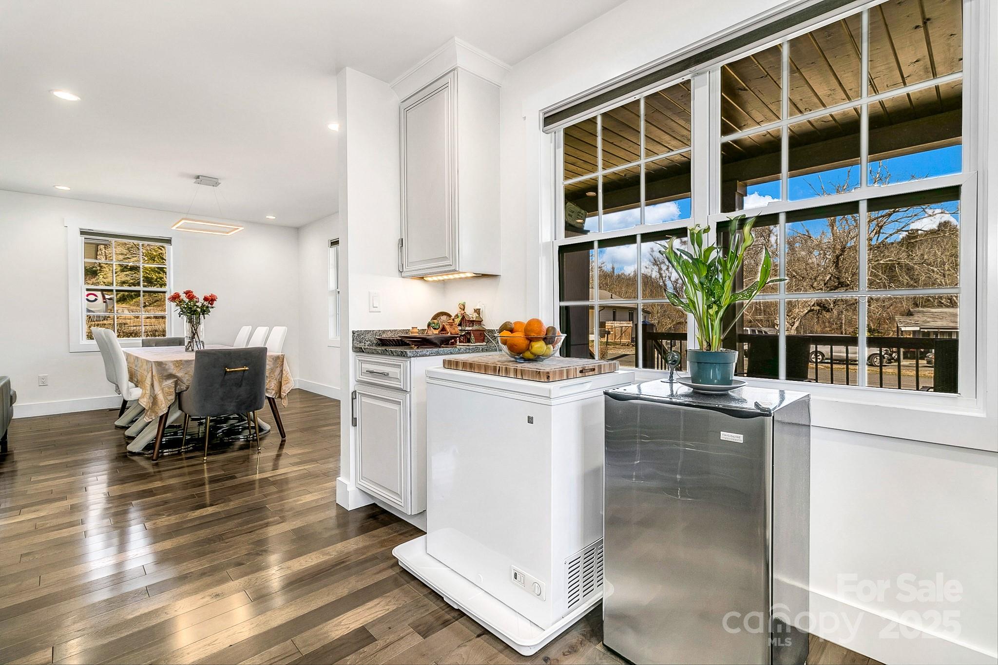 215 E Oakview Road Asheville NC 28806