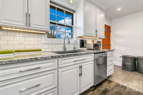 215 E Oakview Road Asheville NC 28806