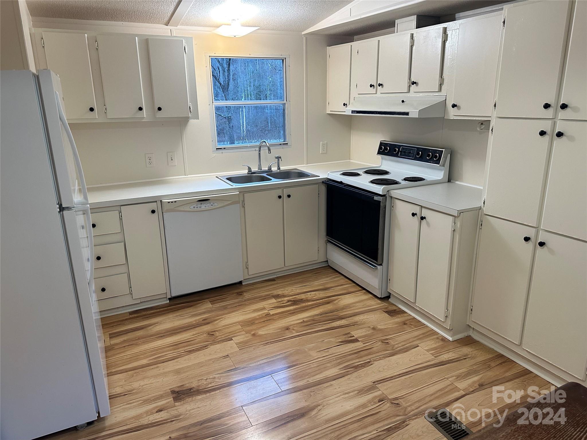 320 Board Tree Road Marshall NC 28753