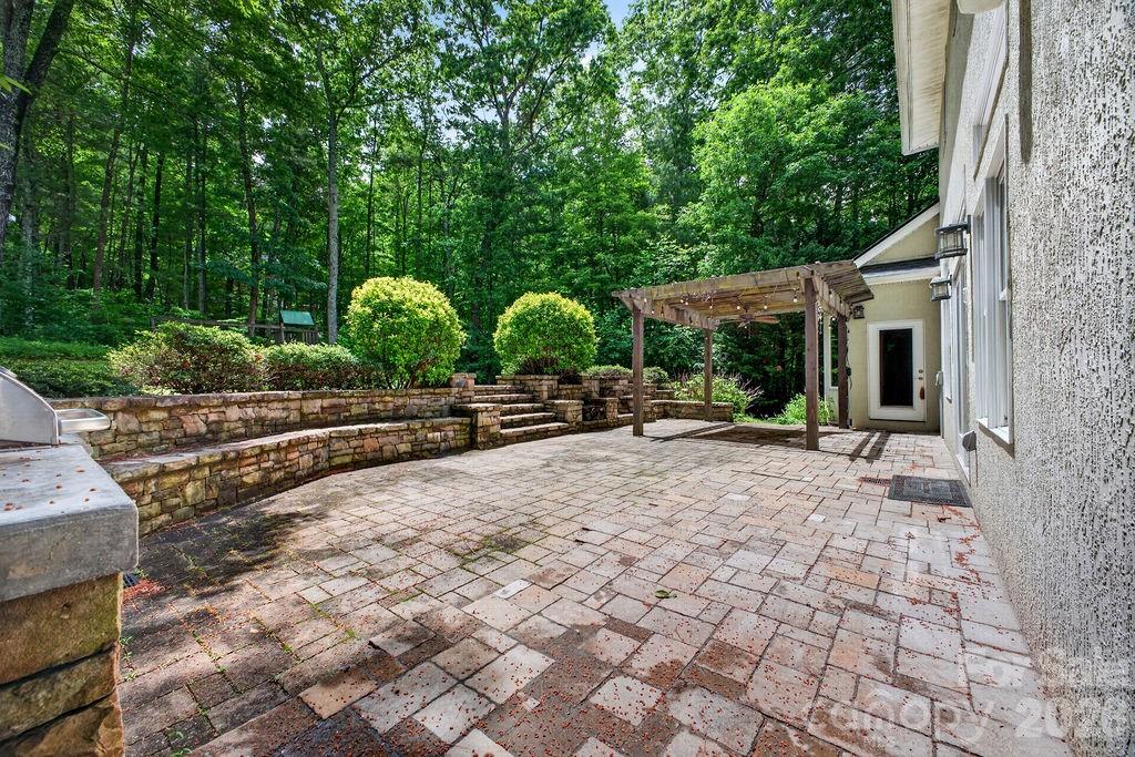94 Oak Hollow Drive Asheville NC 28805