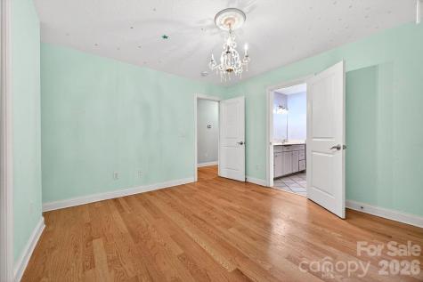 94 Oak Hollow Drive Asheville NC 28805