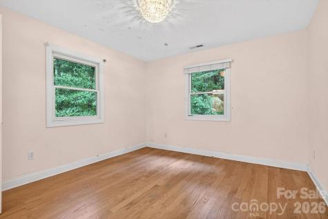 94 Oak Hollow Drive Asheville NC 28805