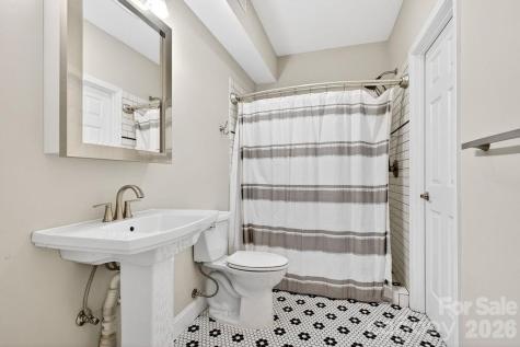 94 Oak Hollow Drive Asheville NC 28805