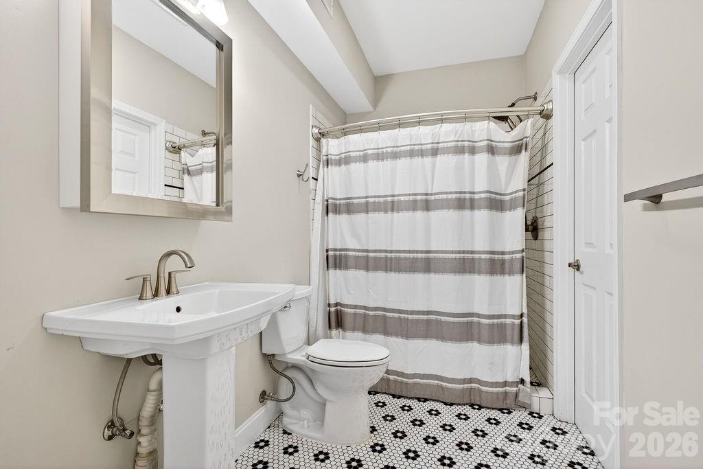 94 Oak Hollow Drive Asheville NC 28805