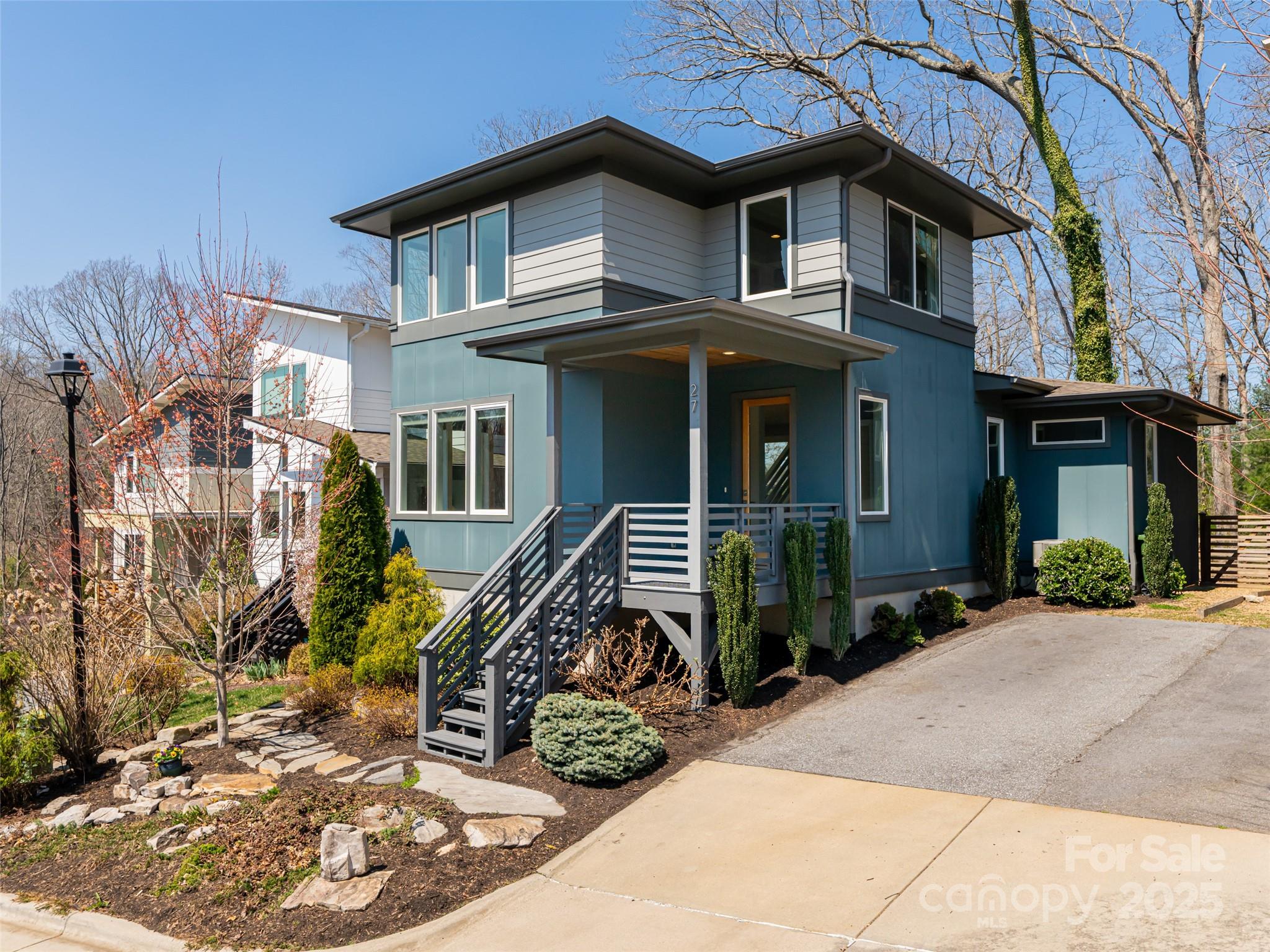 27 Mauricet Lane Asheville NC 28806