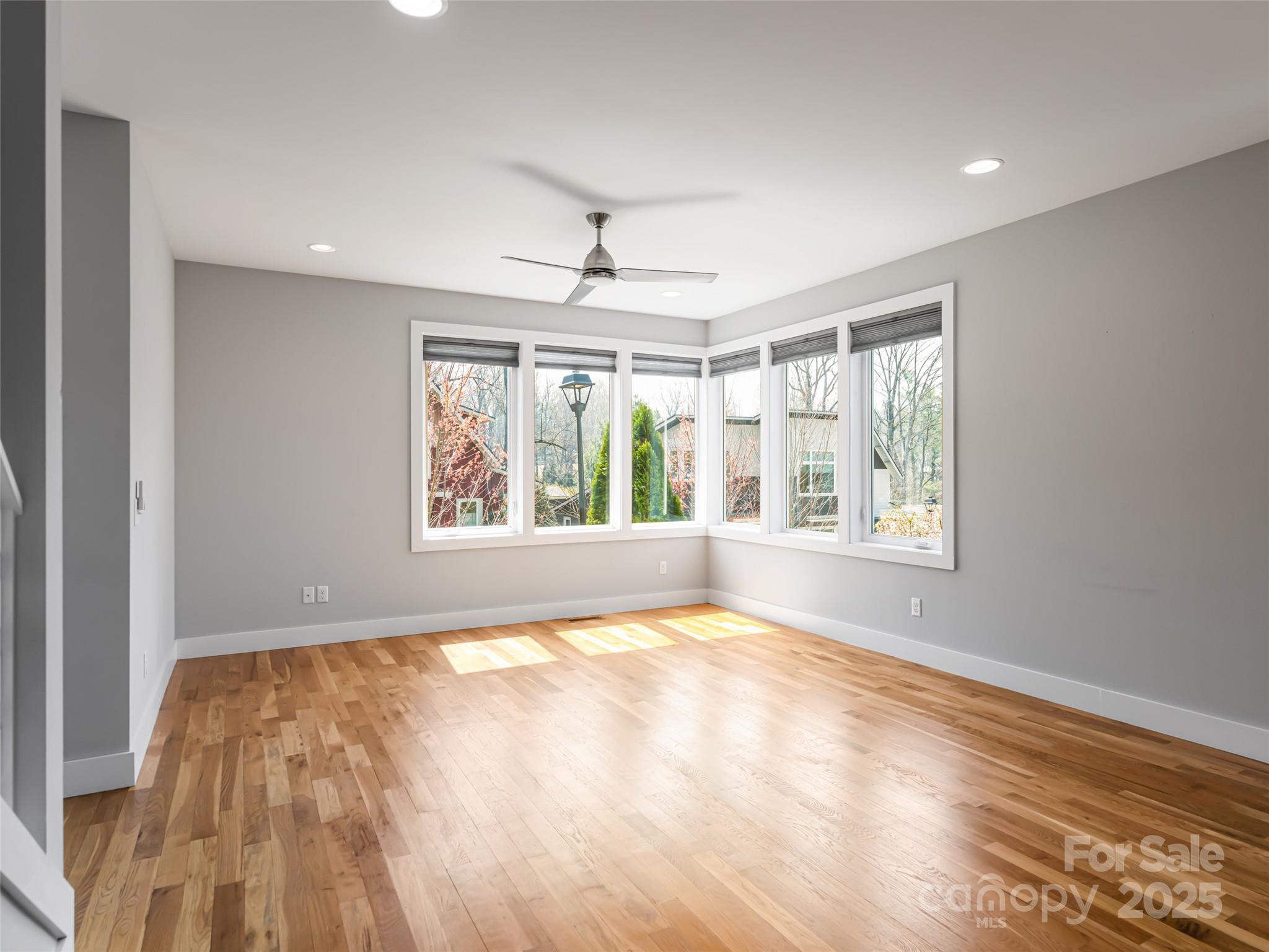 27 Mauricet Lane Asheville NC 28806