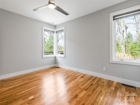 27 Mauricet Lane Asheville NC 28806