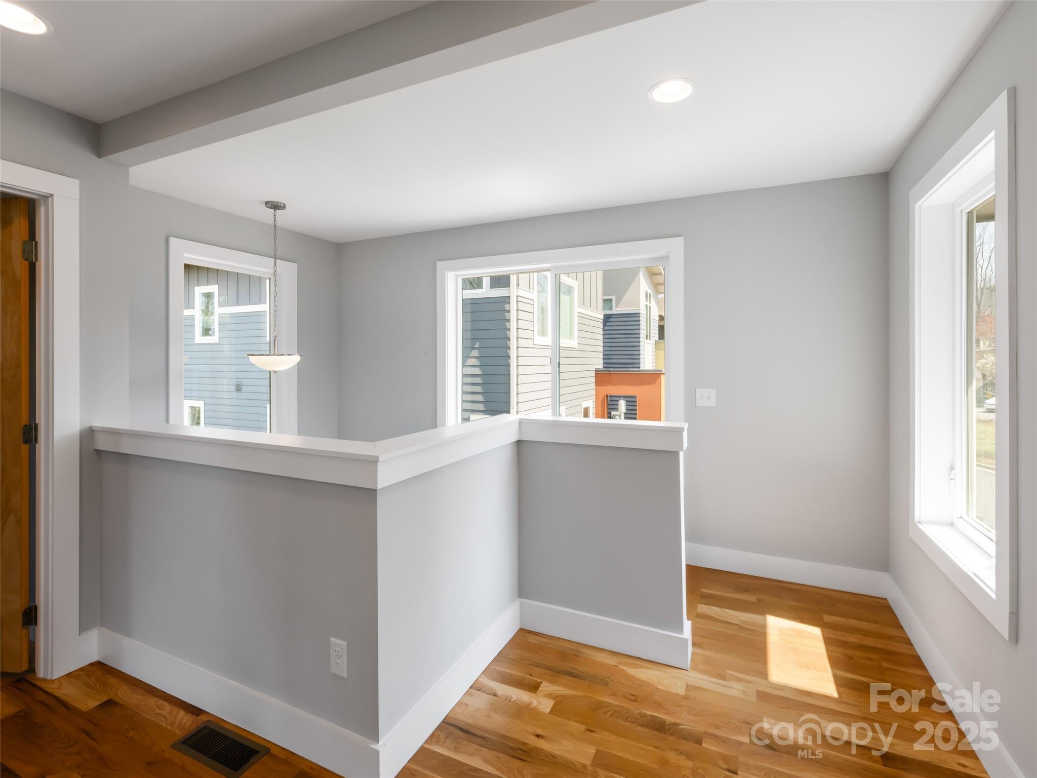 27 Mauricet Lane Asheville NC 28806