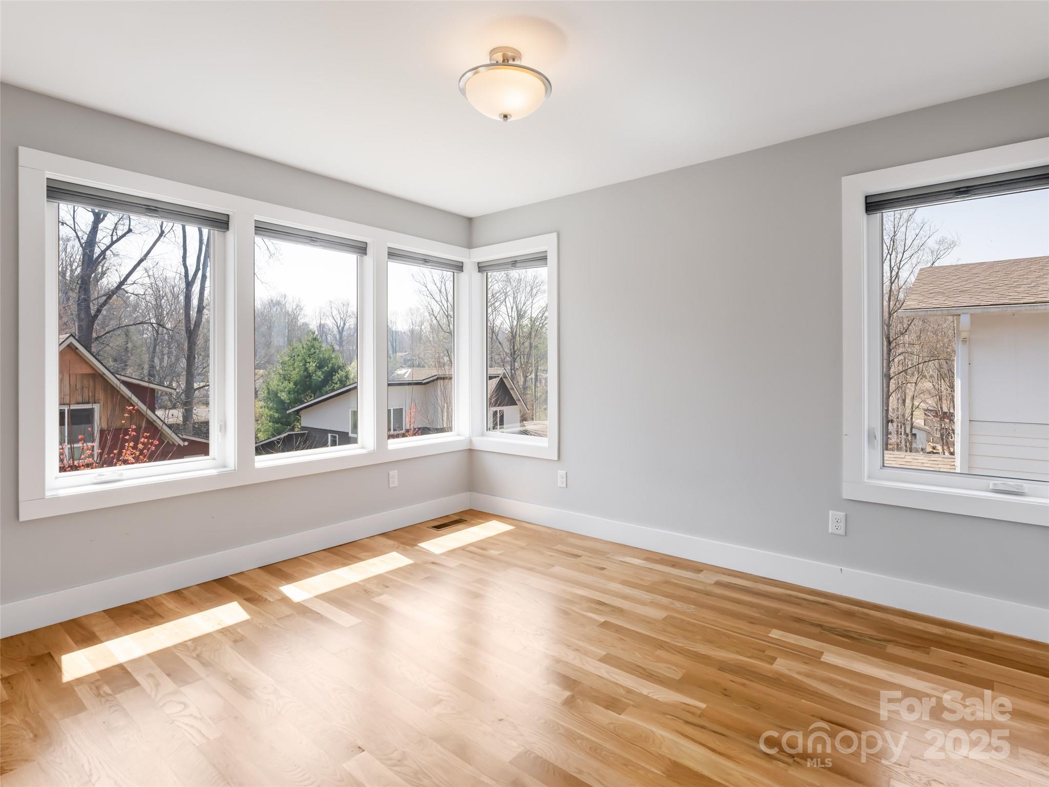 27 Mauricet Lane Asheville NC 28806