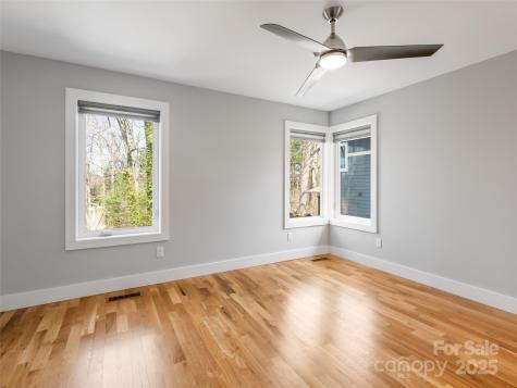 27 Mauricet Lane Asheville NC 28806