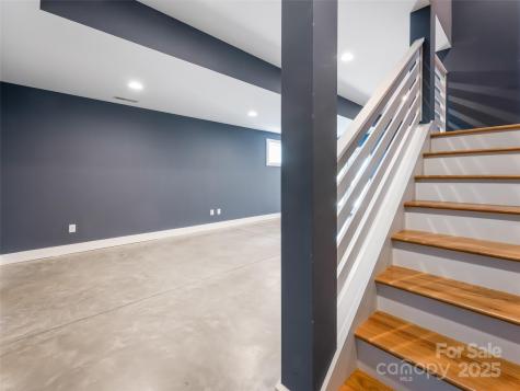 27 Mauricet Lane Asheville NC 28806