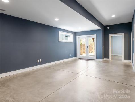 27 Mauricet Lane Asheville NC 28806