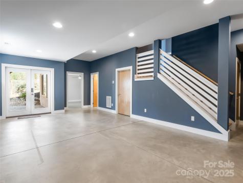 27 Mauricet Lane Asheville NC 28806