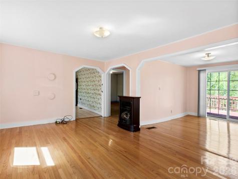 203 Dundee Street Hendersonville NC 28791