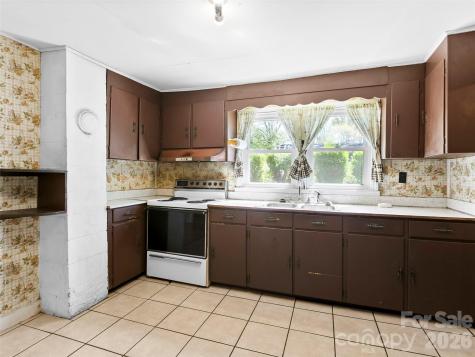 203 Dundee Street Hendersonville NC 28791