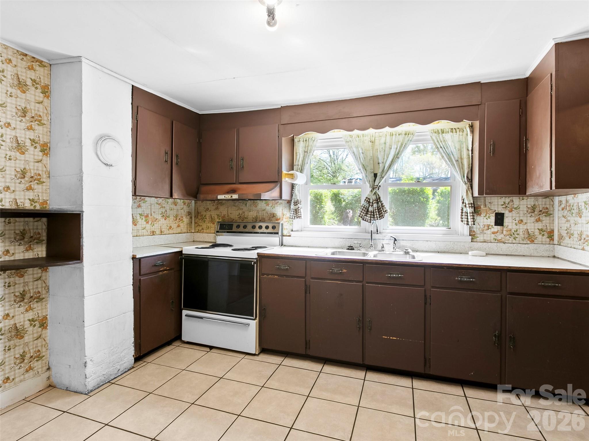 203 Dundee Street Hendersonville NC 28791