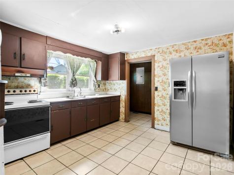 203 Dundee Street Hendersonville NC 28791