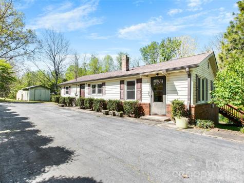 203 Dundee Street Hendersonville NC 28791