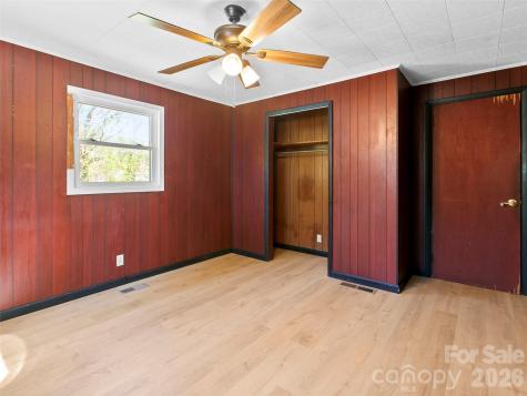203 Dundee Street Hendersonville NC 28791