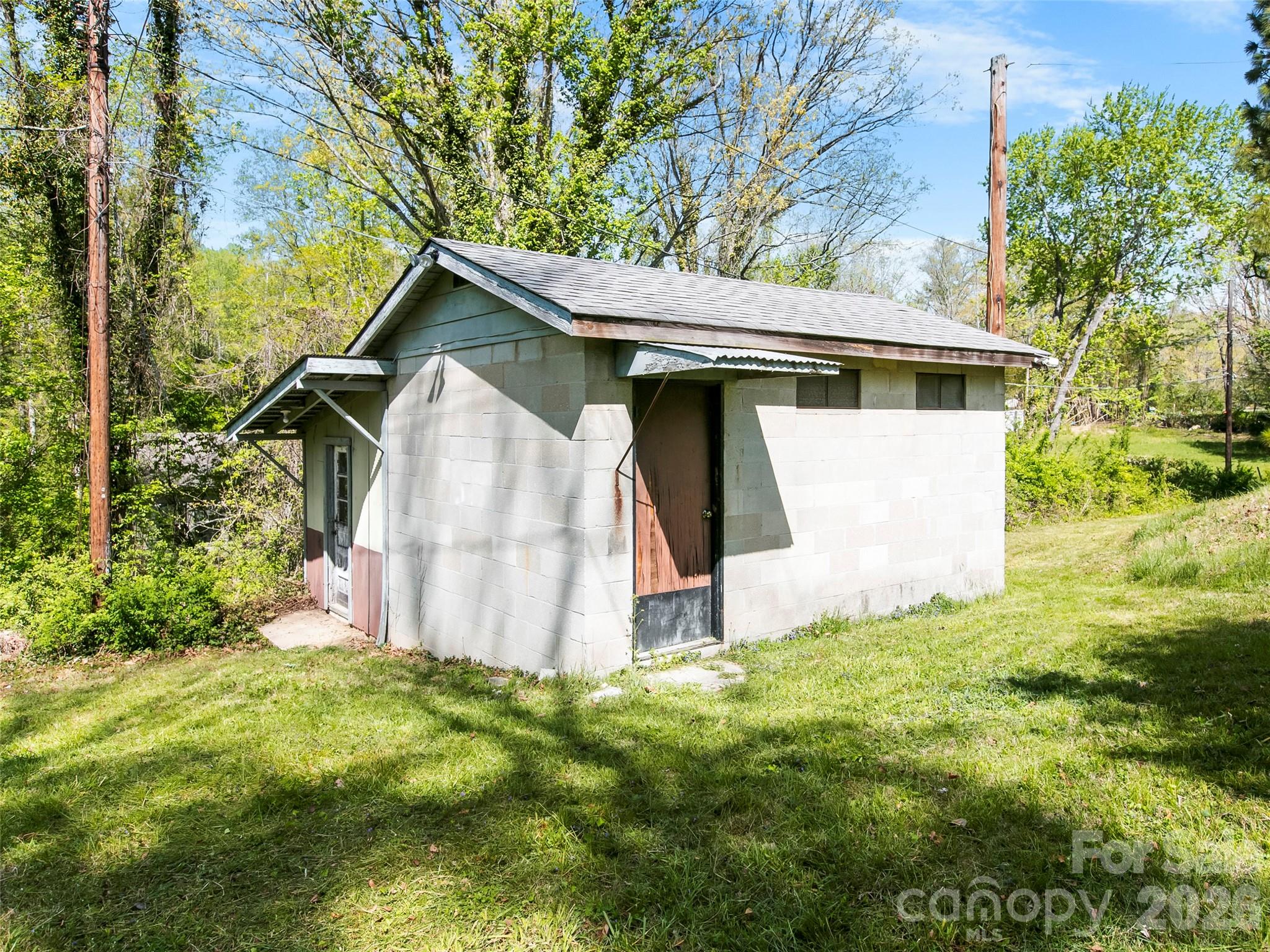 203 Dundee Street Hendersonville NC 28791