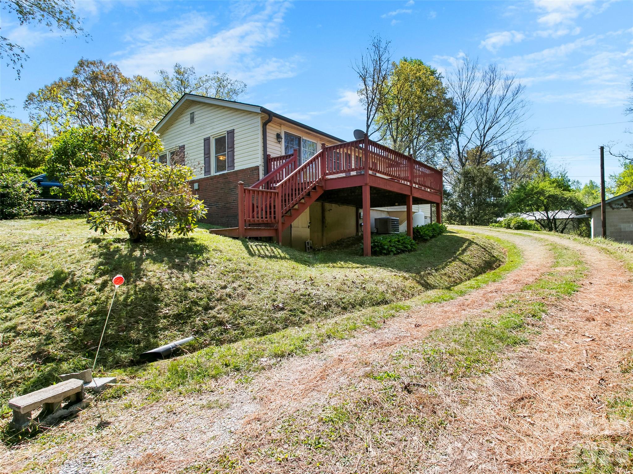 203 Dundee Street Hendersonville NC 28791