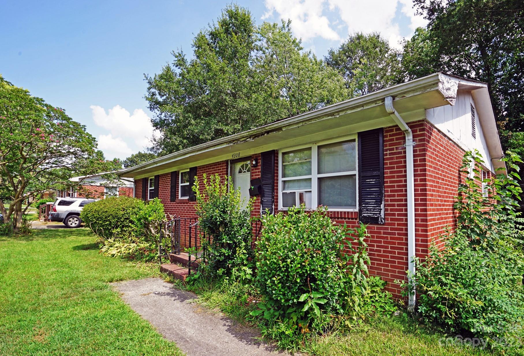 4308 Oak Forest Drive Charlotte NC 28215