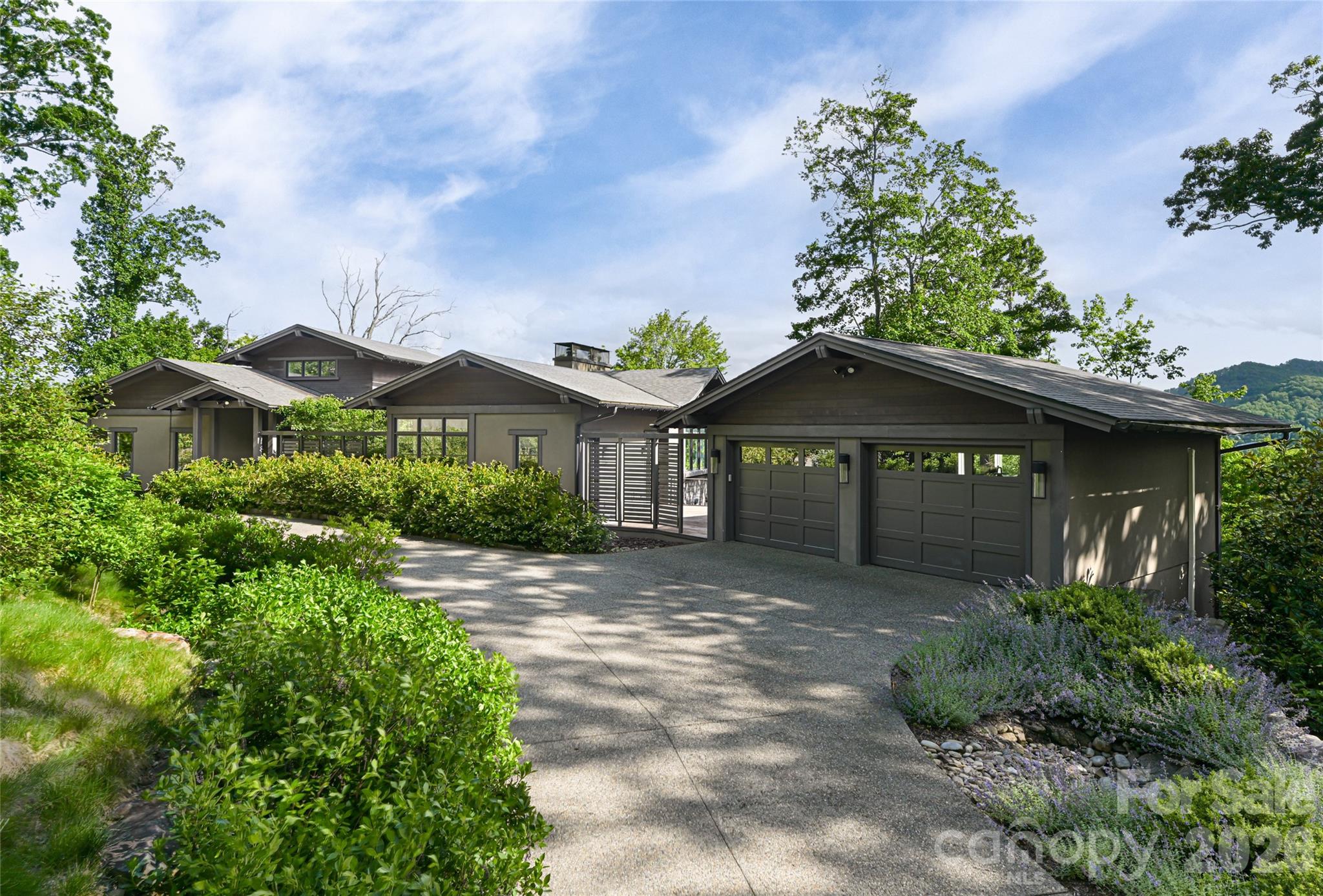 1121 Timberbluff Way Arden NC 28704