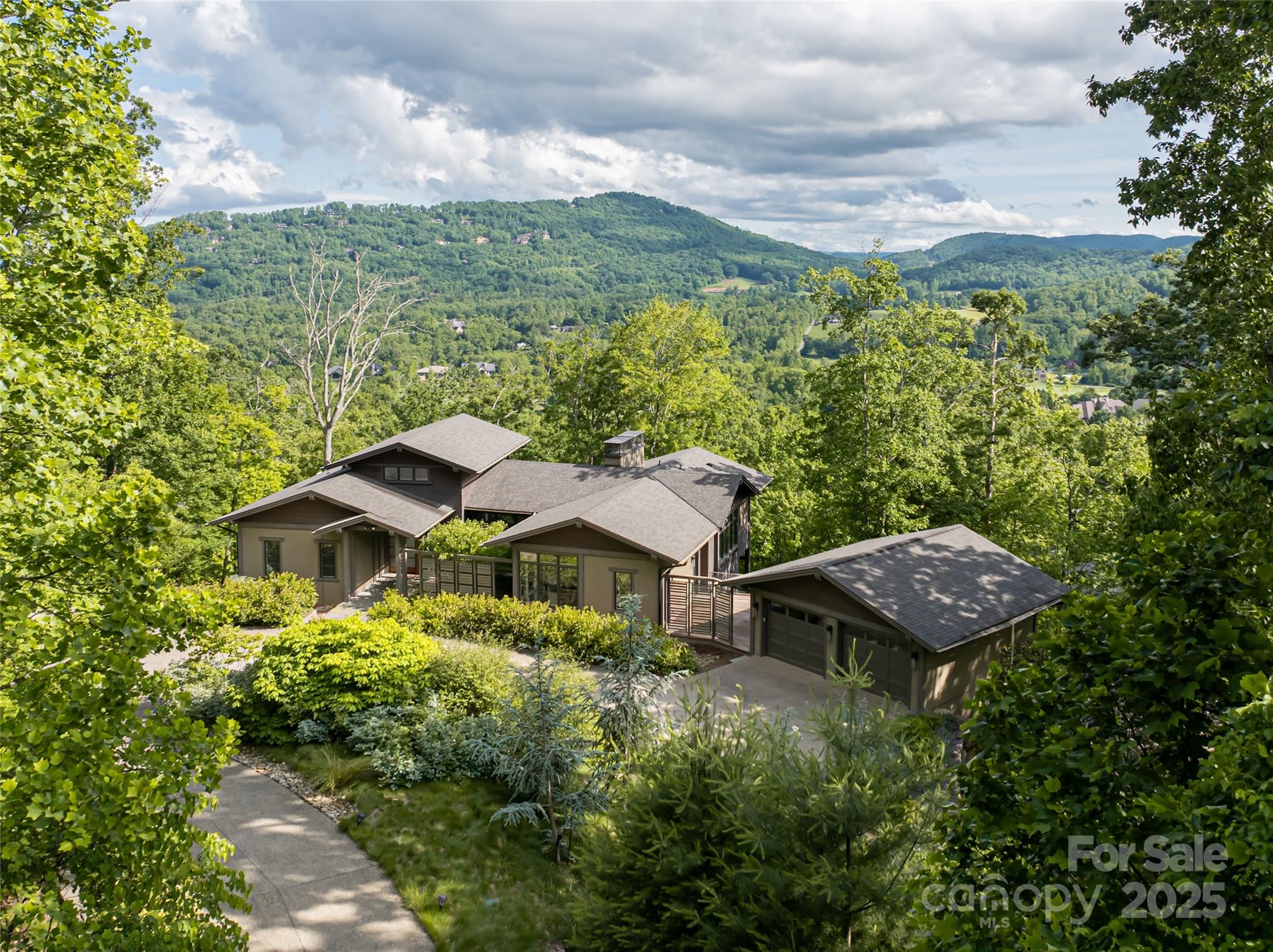 1121 Timberbluff Way Arden NC 28704