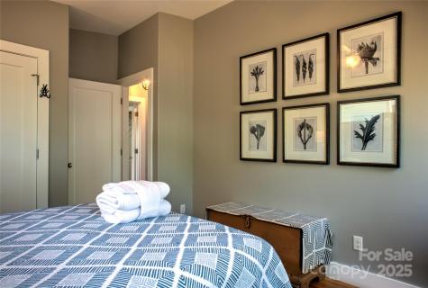 12 Upstream Way Asheville NC 28806