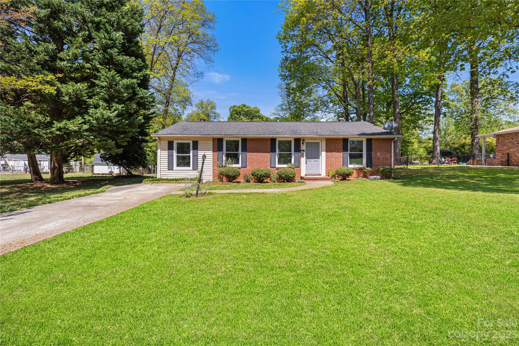 3713 Sudbury Road Charlotte NC 28205