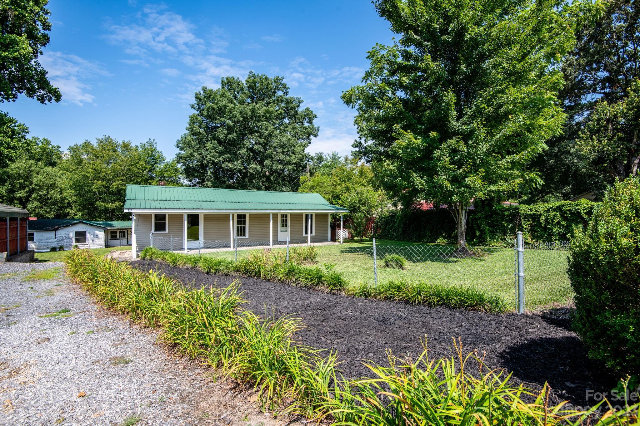 133 & 131 Cape Hickory Road Hickory NC 28601