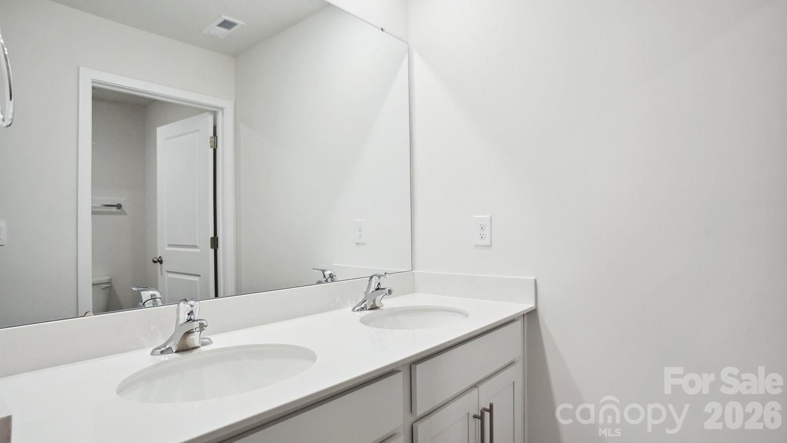 627 Country Oak Drive Asheville NC 28804