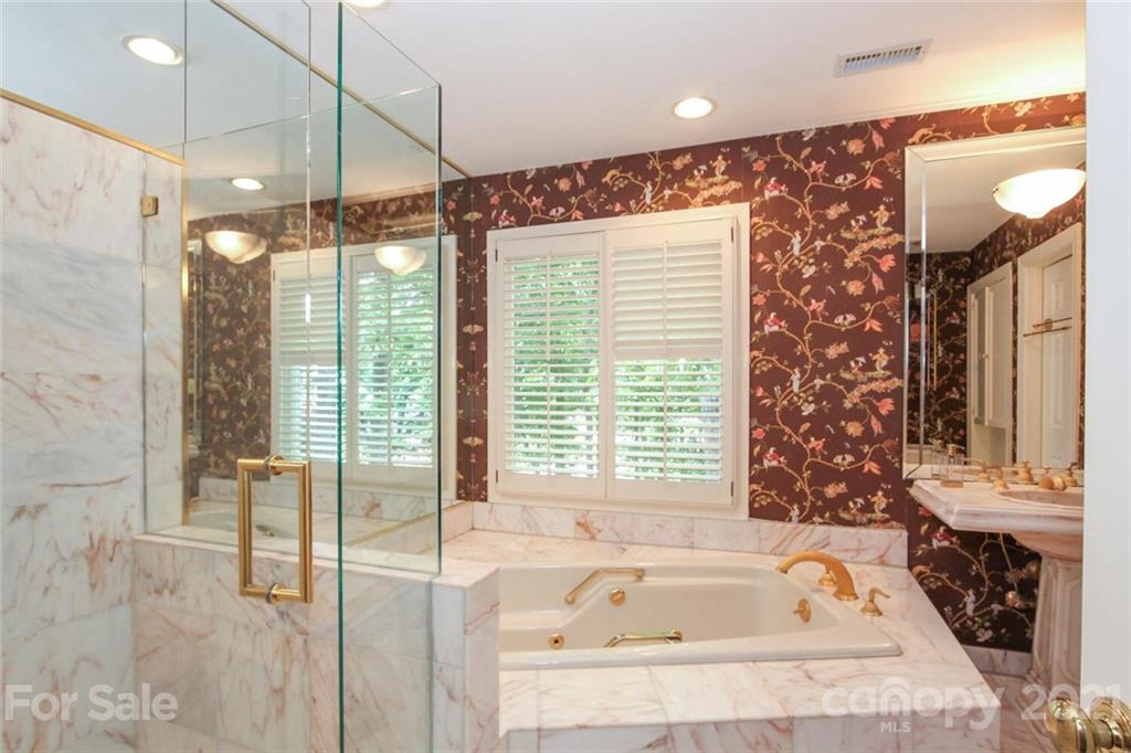 6546 Chestnut Grove Lane Charlotte NC 28210
