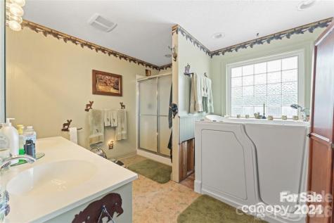 10560 Lake Royalle Road Spring Hope NC 27882
