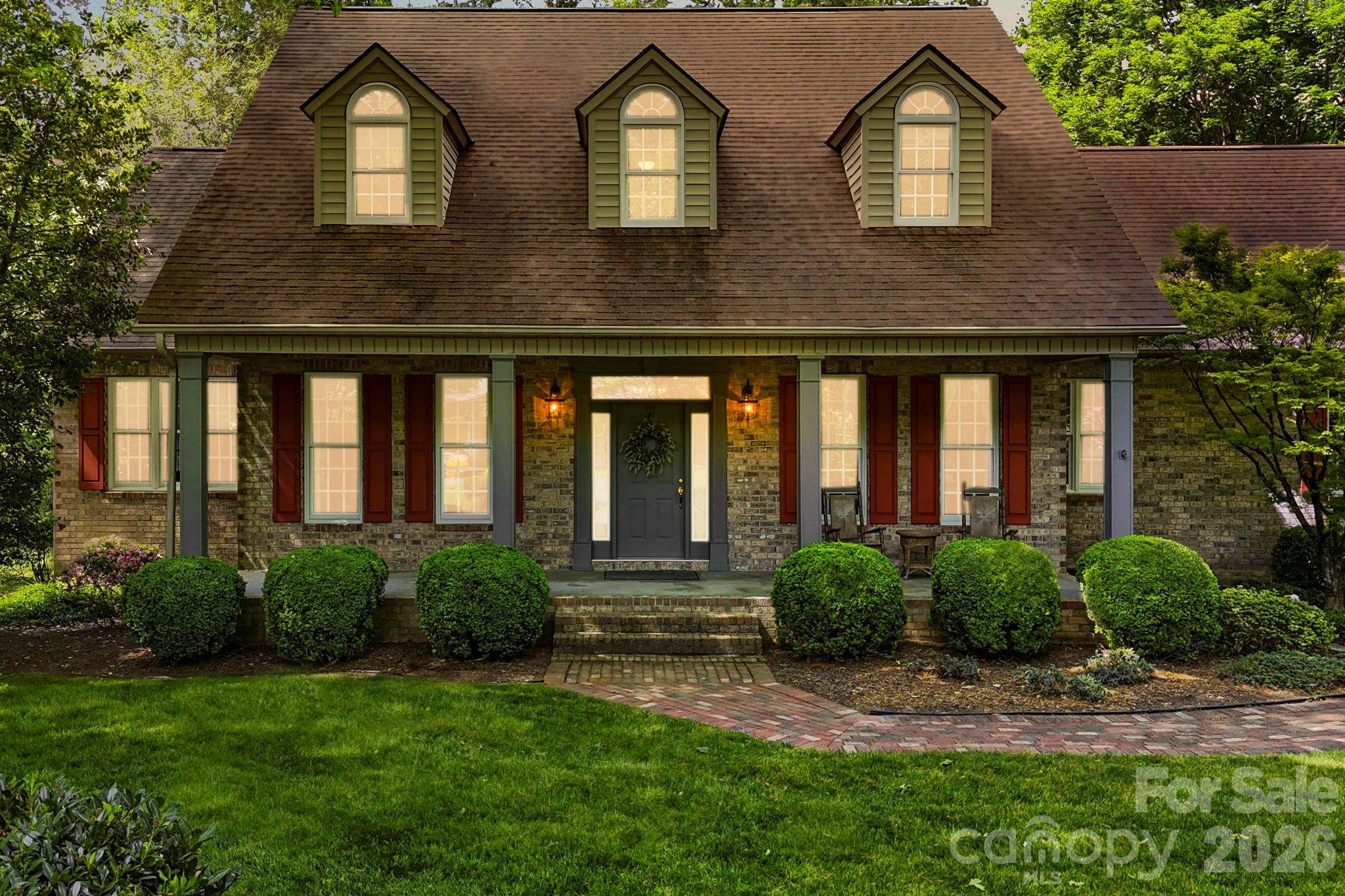 17 Crooked Oak Court Hendersonville NC 28791