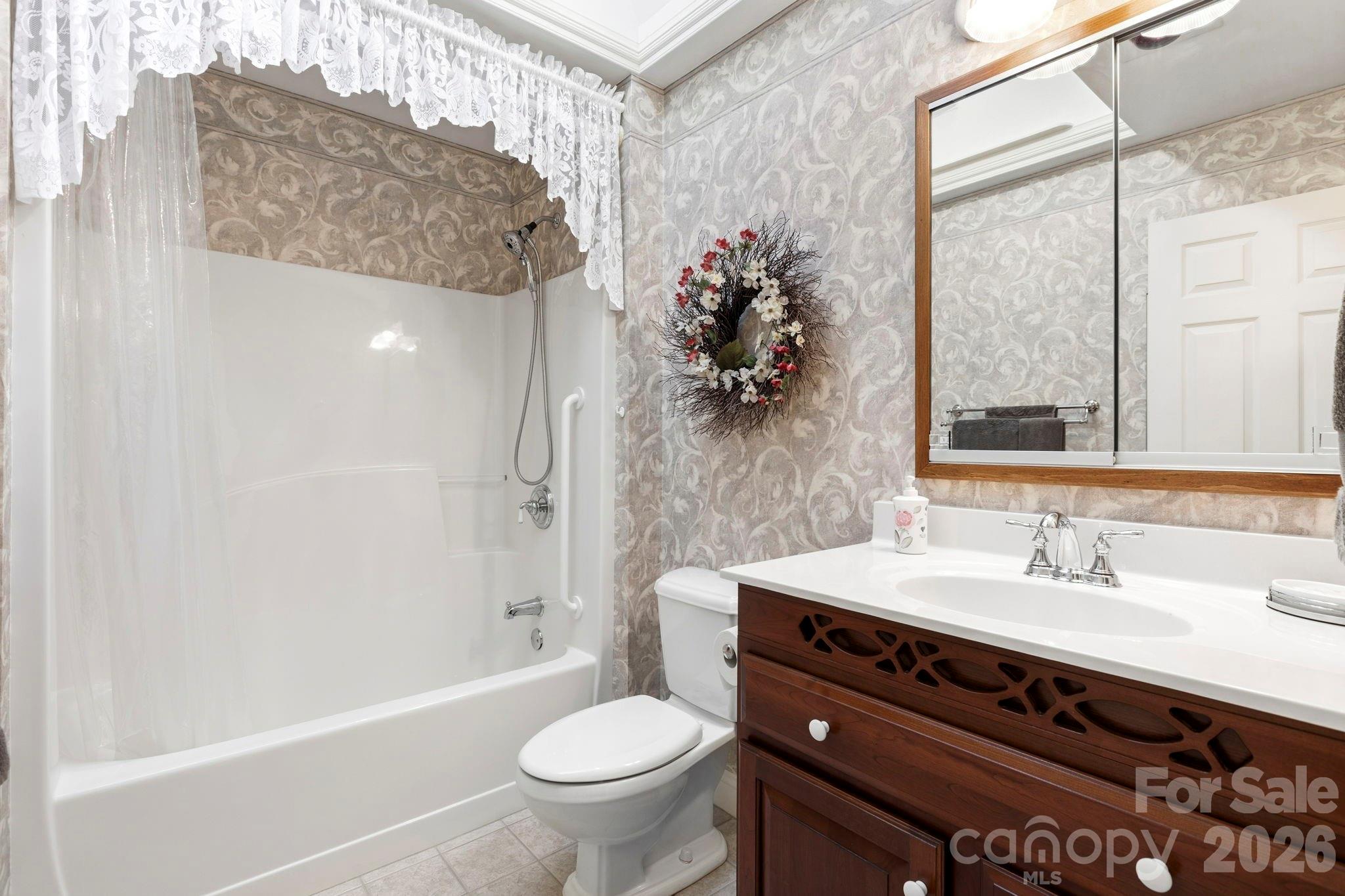 17 Crooked Oak Court Hendersonville NC 28791