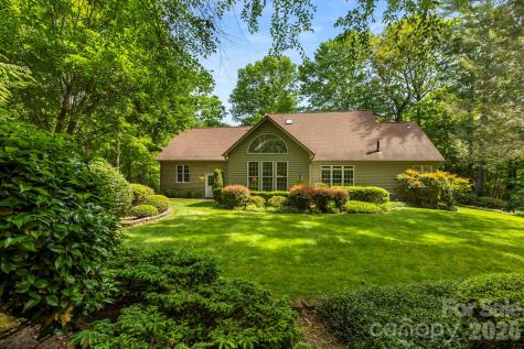 17 Crooked Oak Court Hendersonville NC 28791