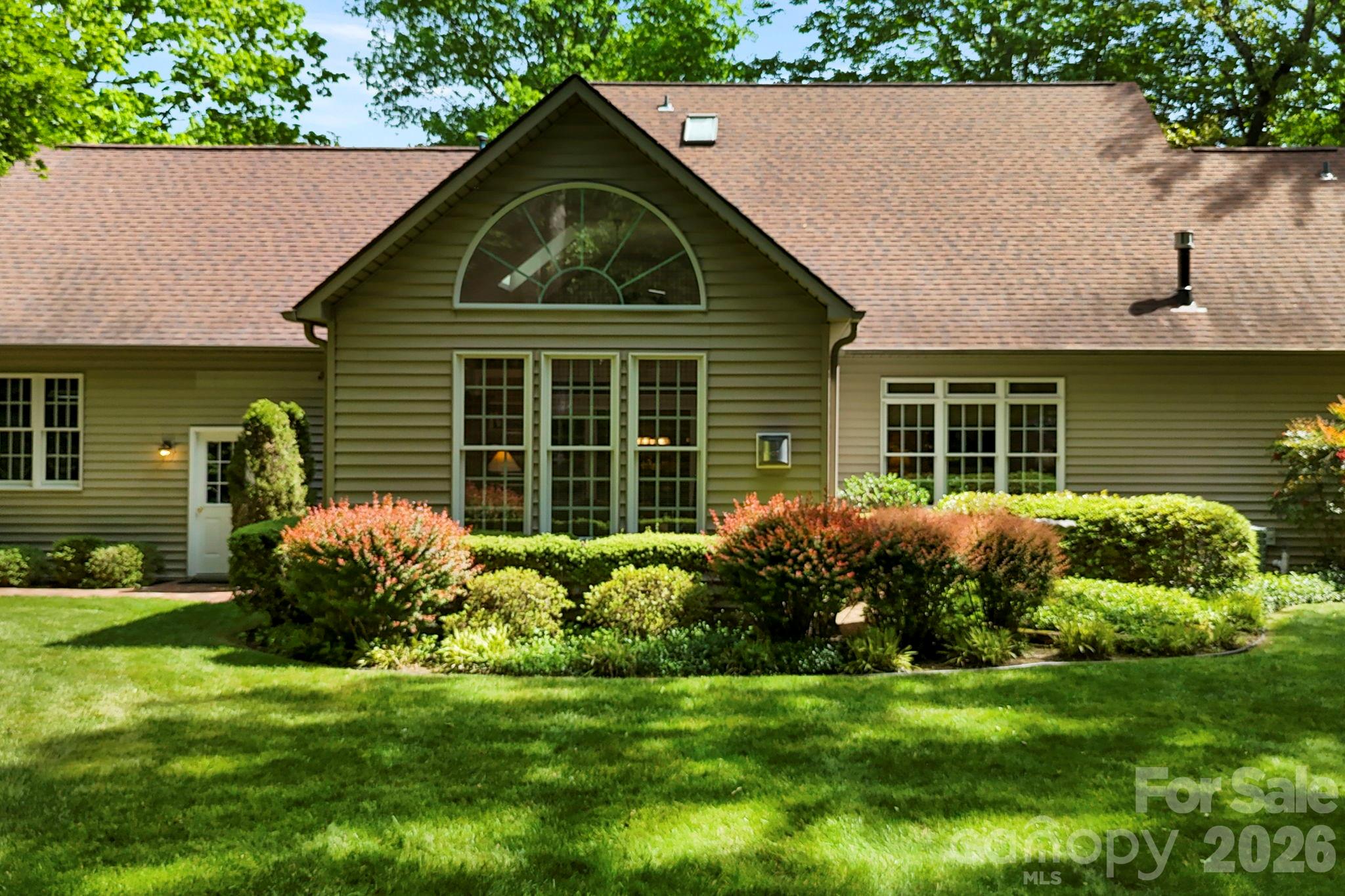 17 Crooked Oak Court Hendersonville NC 28791