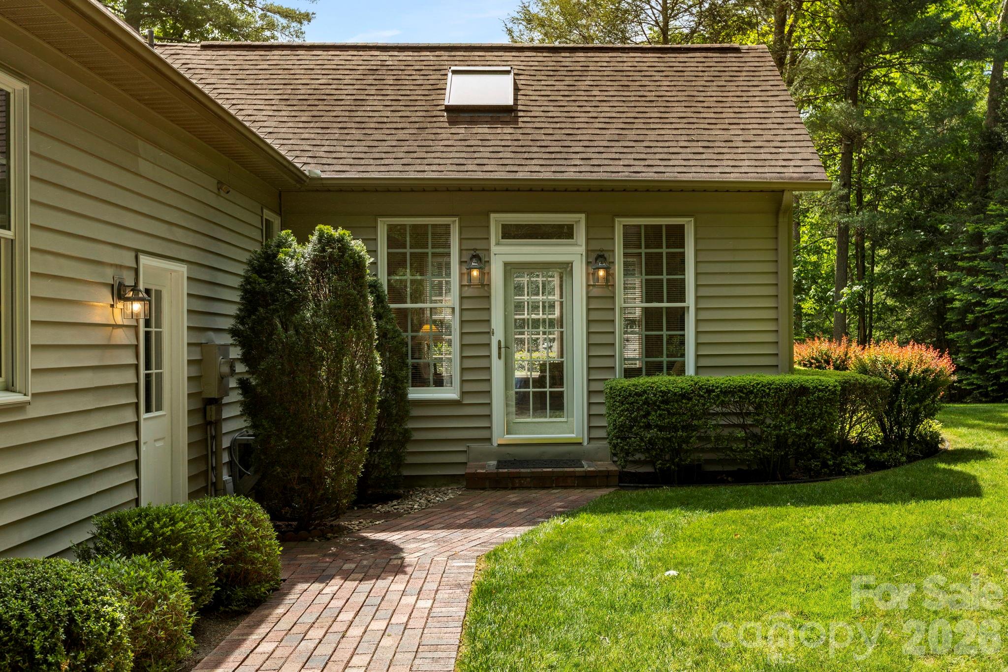 17 Crooked Oak Court Hendersonville NC 28791