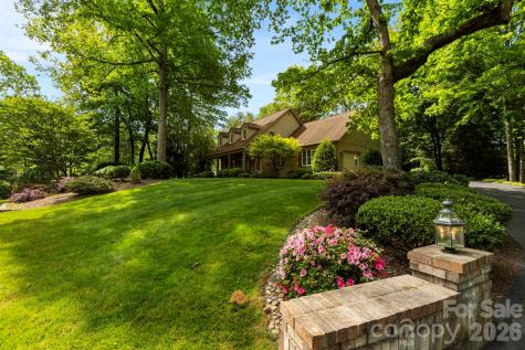 17 Crooked Oak Court Hendersonville NC 28791