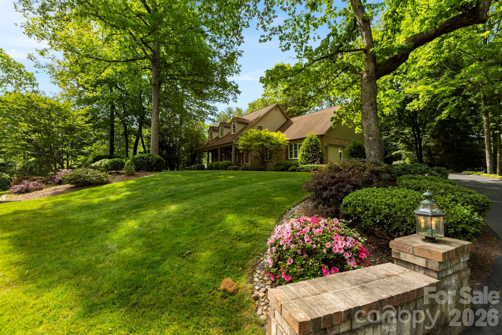 17 Crooked Oak Court Hendersonville NC 28791