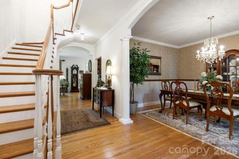 17 Crooked Oak Court Hendersonville NC 28791