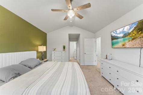 3027 Crescent Lake Lane Charlotte NC 28214