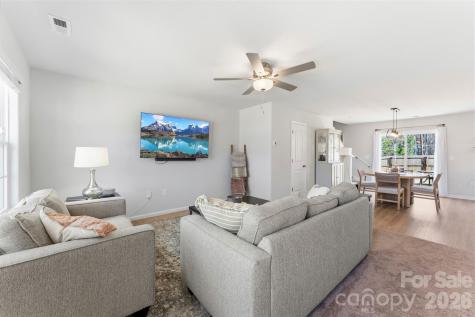 3027 Crescent Lake Lane Charlotte NC 28214