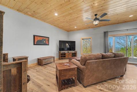 716 Equestrian Drive Bryson City NC 28713