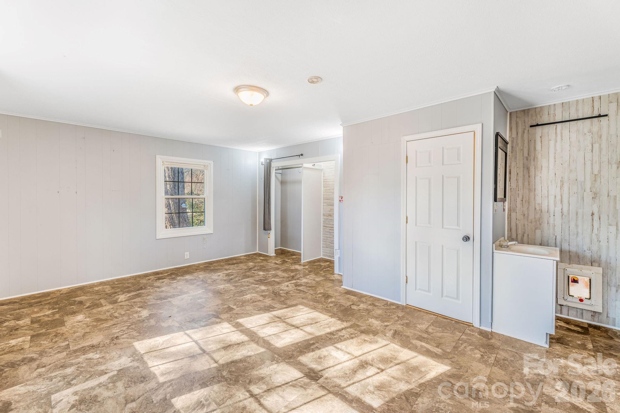 107 Woodland Church Road Clyde NC 28721