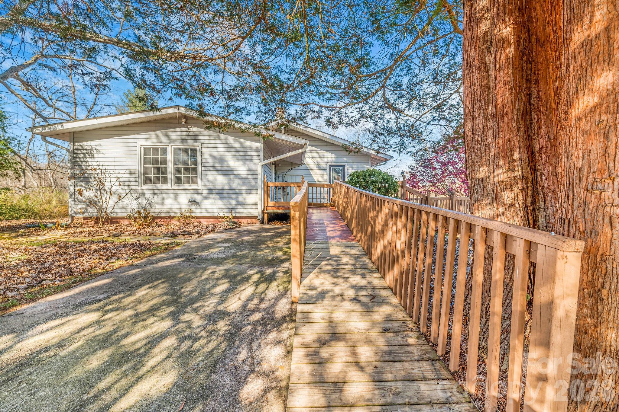 107 Woodland Church Road Clyde NC 28721