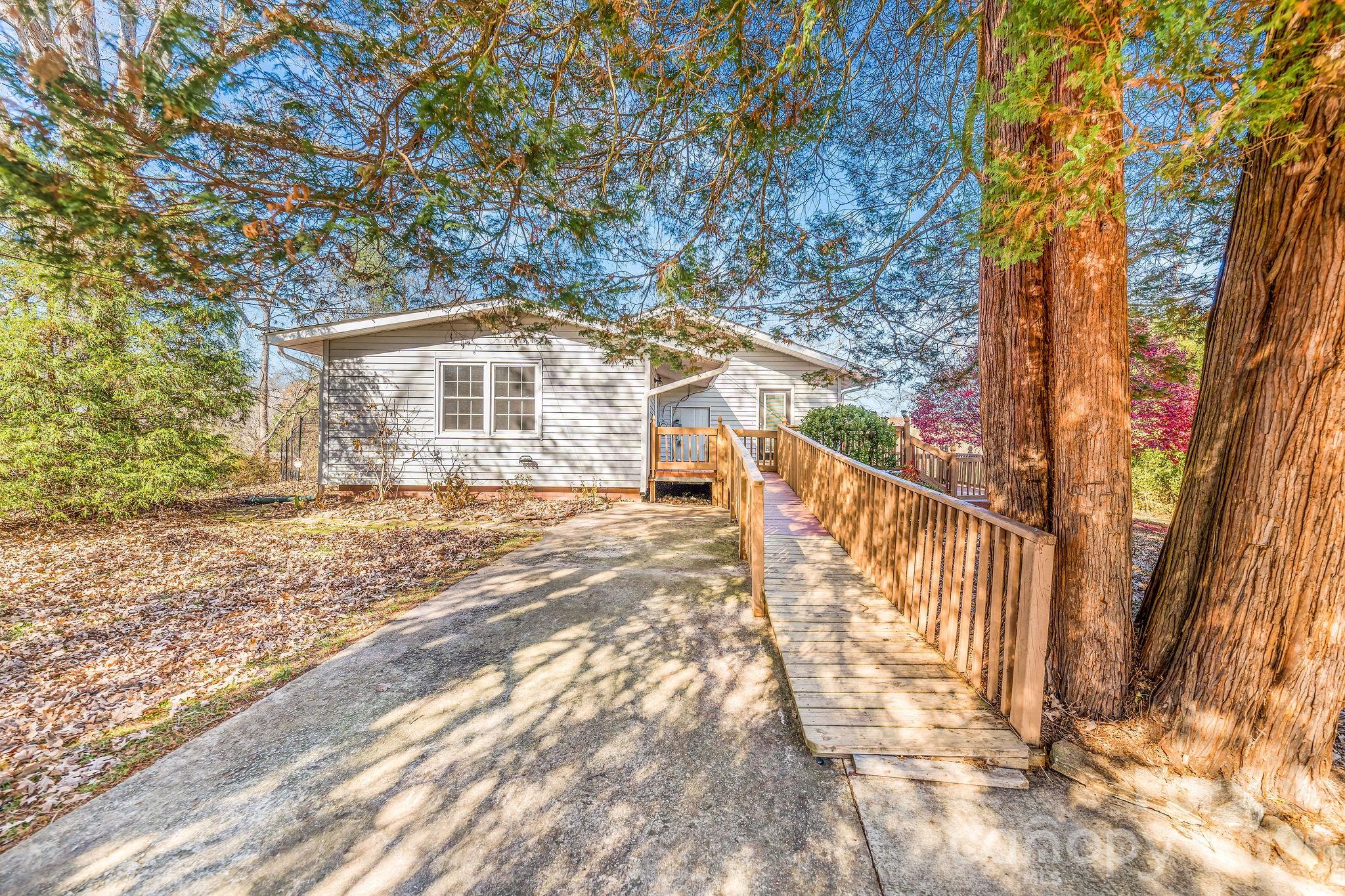 107 Woodland Church Road Clyde NC 28721