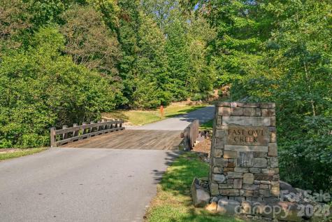 25 E Owl Creek Lane Fairview NC 28730
