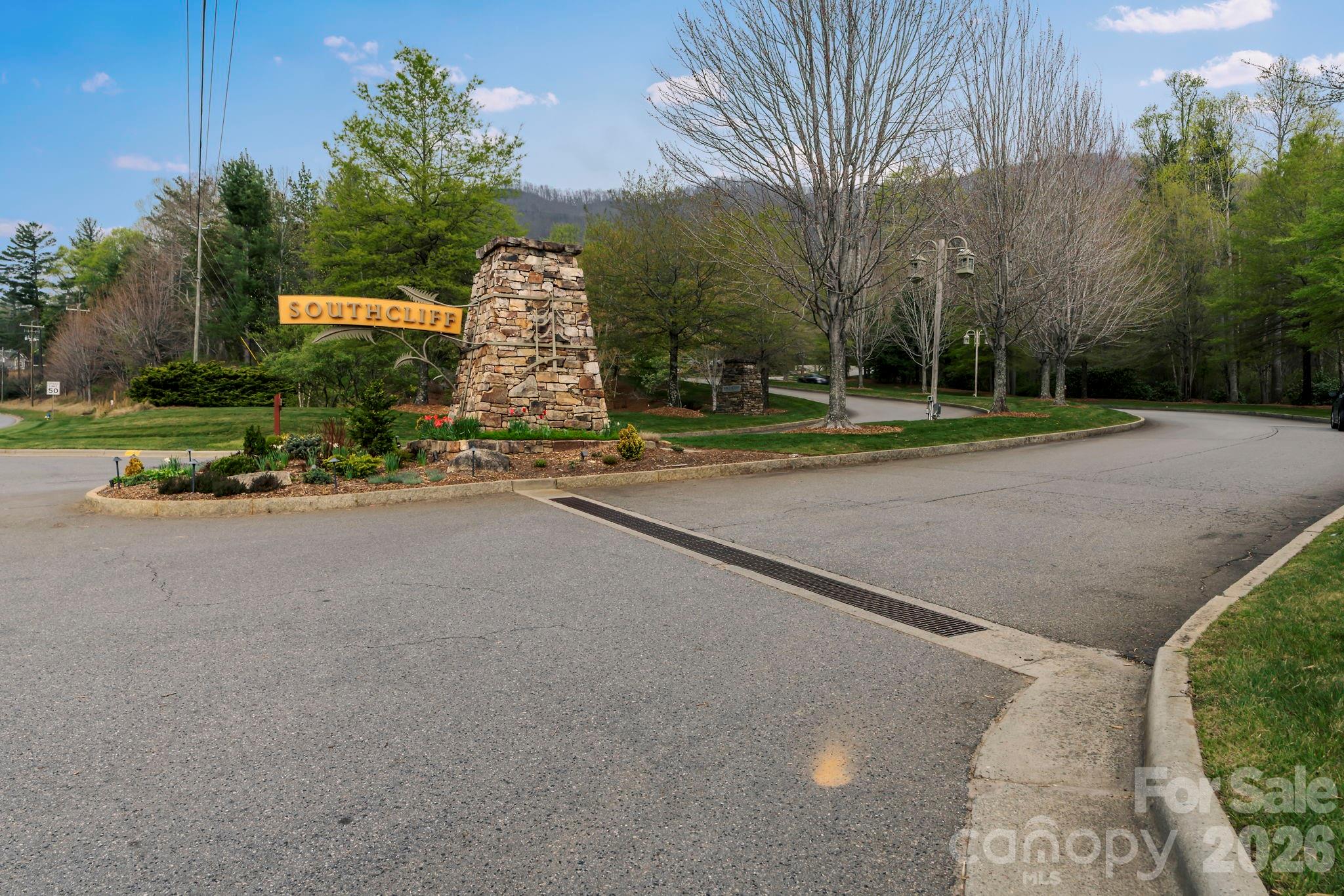 25 E Owl Creek Lane Fairview NC 28730